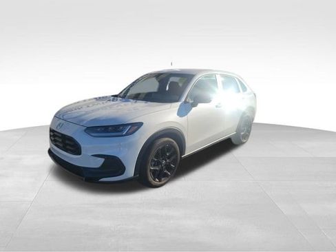 Certified 2025 Honda HR-V Sport image 4