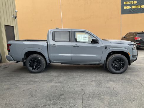 Used 2026 Nissan Frontier SV w/ SV Convenience Package image 2