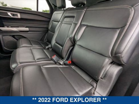 Used 2022 Ford Explorer XLT w/ Equipment Group 202A image 21