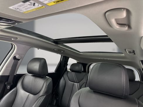 Certified 2023 Hyundai Santa Fe SEL w/ Premium Package FWD image 18