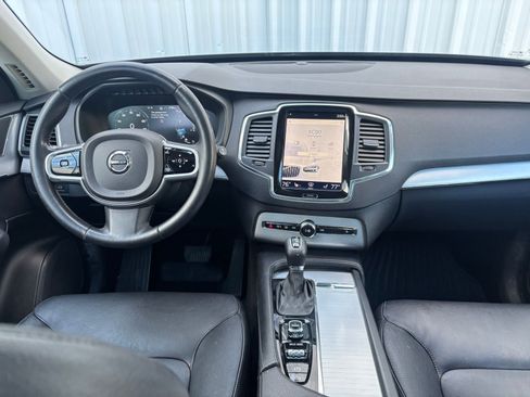 Used 2017 Volvo XC90 T6 Momentum w/ Vision Package image 24