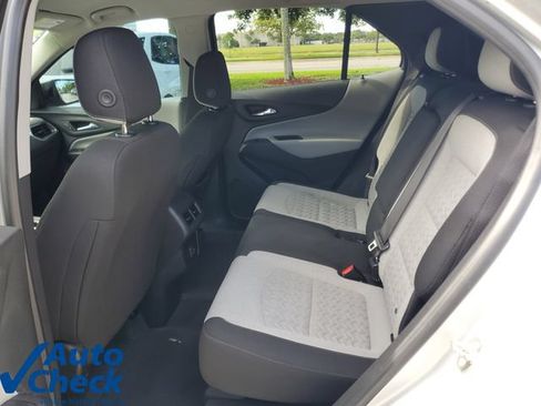 Used 2022 Chevrolet Equinox LS w/ LS Convenience Package FWD image 10
