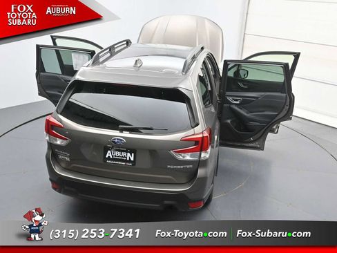 Used 2021 Subaru Forester Premium AWD/4WD image 37