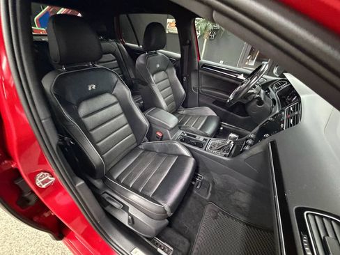 Used 2019 Volkswagen Golf R 4-Door AWD/4WD image 19