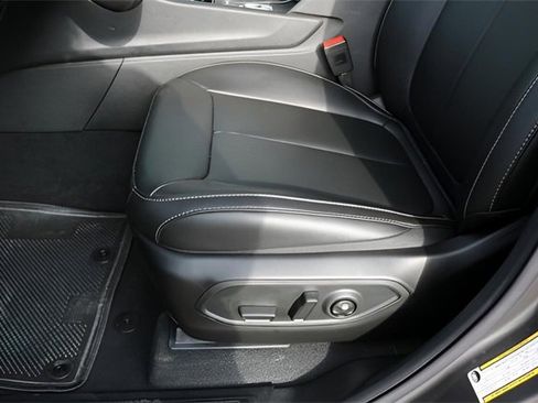 New 2025 Jeep Grand Cherokee Limited w/ Black Appearance Package image 13