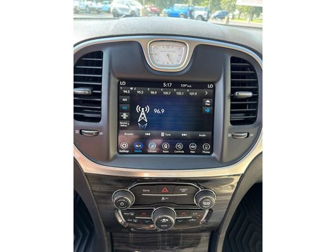 Used 2018 Chrysler 300 Touring L RWD image 16