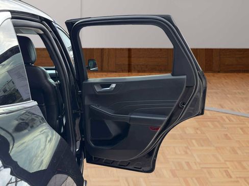 Used 2025 Ford Escape Platinum image 13