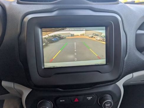 Used 2020 Jeep Renegade Limited w/ LED Lighting Group FWD image 16