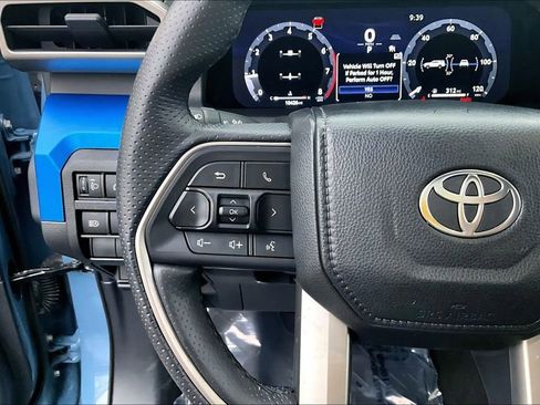 Used 2025 Toyota 4Runner TRD Off-Road image 17