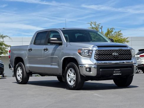 Used 2018 Toyota Tundra SR5 AWD/4WD image 5