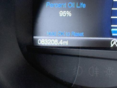 Used 2019 Ford Edge Titanium image 35