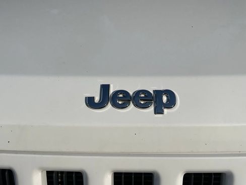 Used 2011 Jeep Liberty Sport AWD/4WD image 4