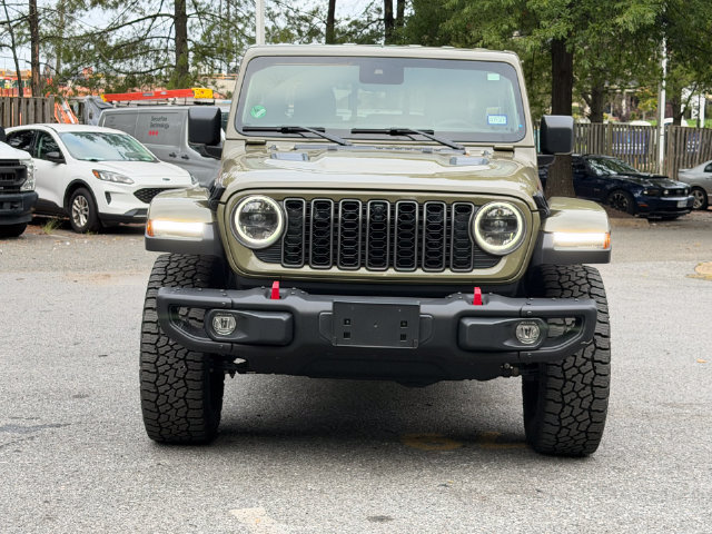 Used 2025 Jeep Gladiator Rubicon AWD/4WD image 2