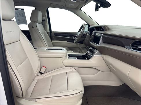 Used 2021 GMC Yukon Denali w/ Denali Premium Package AWD/4WD image 17