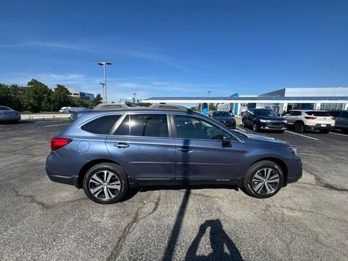 Used 2018 Subaru Outback 2.5i Limited AWD/4WD image 7