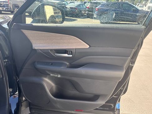 Used 2026 Toyota Grand Highlander AWD image 11