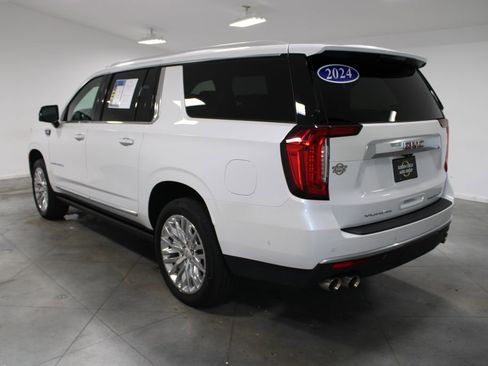 Used 2024 GMC Yukon XL Denali w/ Denali Reserve Package AWD/4WD image 7