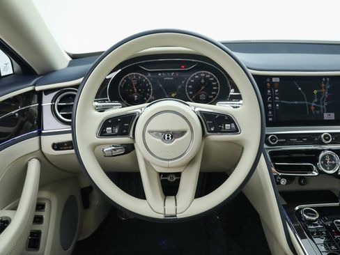 Used 2022 Bentley Flying Spur Plug-In Hybrid AWD/4WD image 27