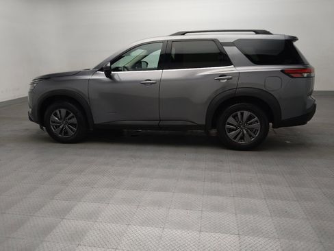 Used 2022 Nissan Pathfinder SV FWD image 3