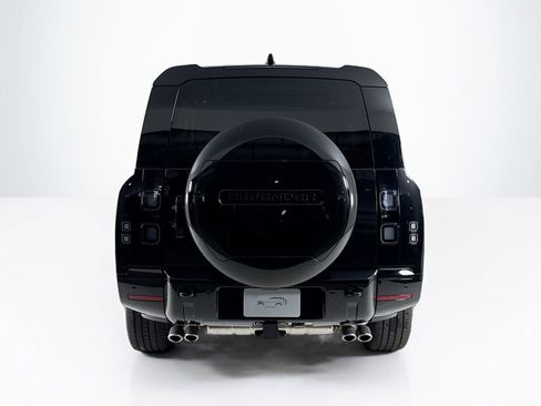 New 2026 Land Rover Defender 130 V8 AWD/4WD image 4