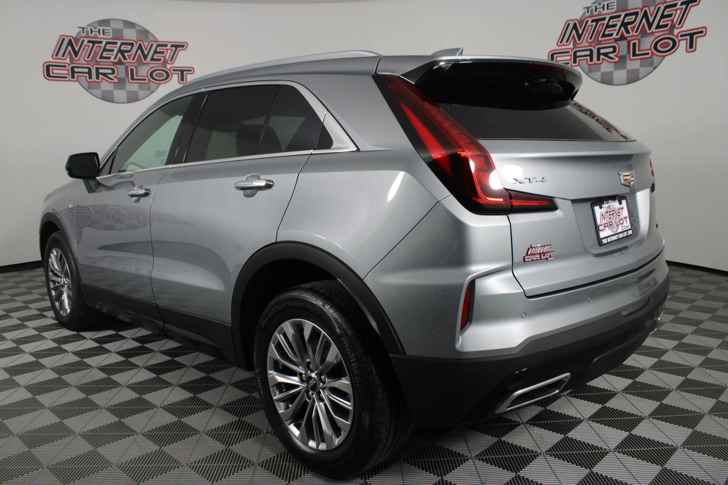 Used 2024 Cadillac XT4 Premium Luxury FWD image 5