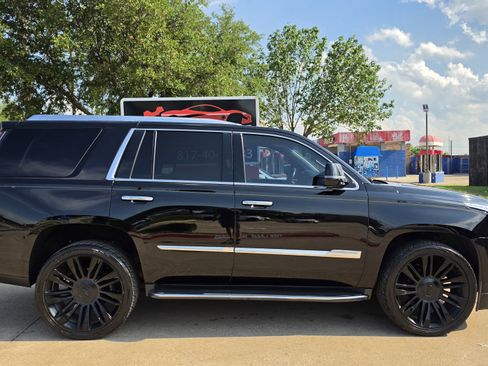Used 2015 Cadillac Escalade Luxury RWD image 7