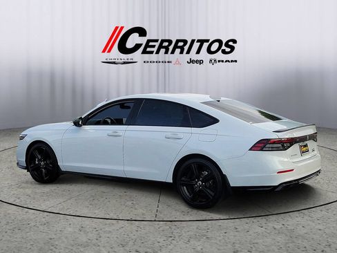 Used 2023 Honda Accord Sport image 2