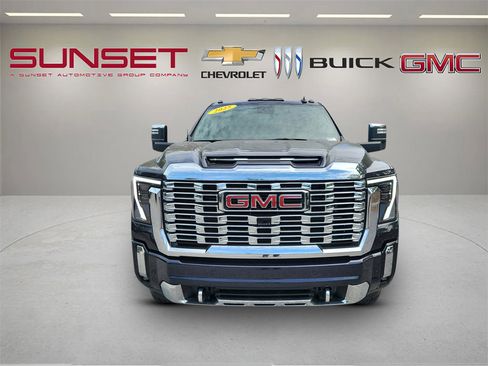 Certified 2025 GMC Sierra 2500 Denali w/ Denali Reserve Package AWD/4WD image 2