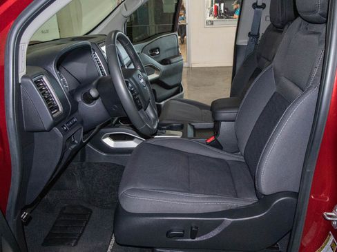 Used 2024 Nissan Frontier SV w/ SV Convenience Package RWD image 7