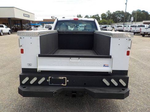 Used 2022 Ford F250 XL w/ Power Equipment Group RWD image 4