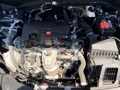 Used 2025 Honda HR-V LX image 29
