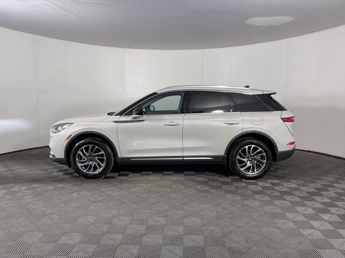 Used 2022 Lincoln Corsair AWD w/ Equipment Group 101A image 3