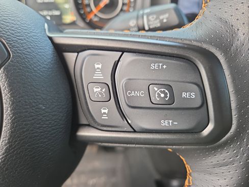 Used 2024 Jeep Gladiator Mojave image 30