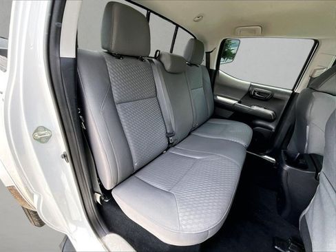 Used 2020 Toyota Tacoma SR5 RWD image 29
