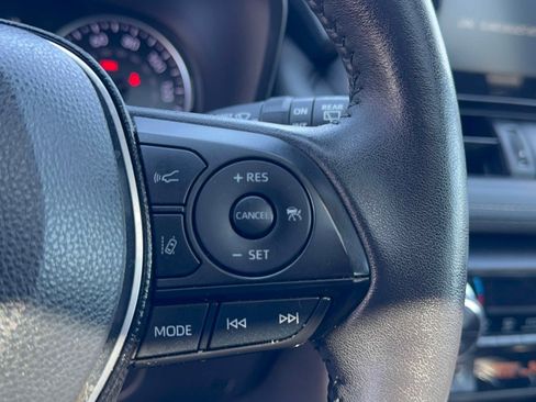 Used 2021 Toyota RAV4 XLE Premium AWD/4WD image 18