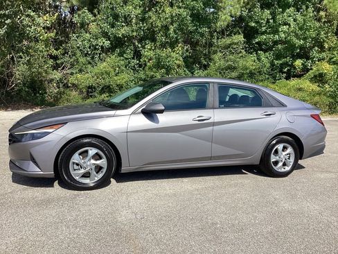 Used 2023 Hyundai Elantra SE FWD image 7