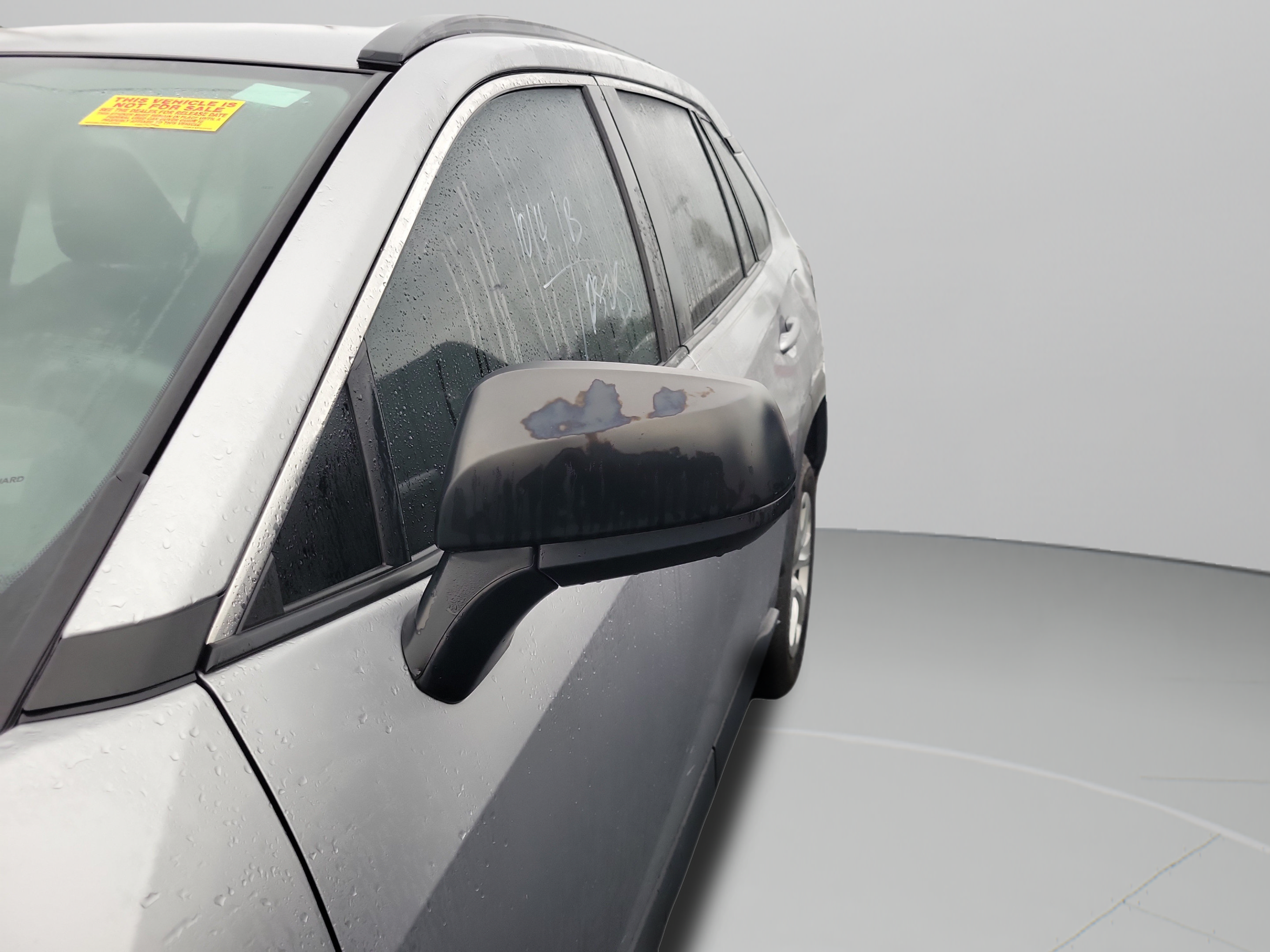 Used 2021 Toyota RAV4 LE FWD image 27