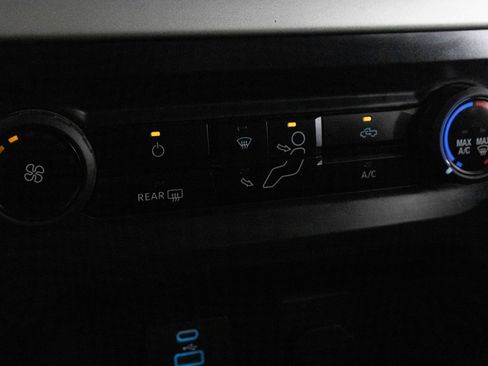 Used 2023 Ford F150 XLT AWD/4WD image 21