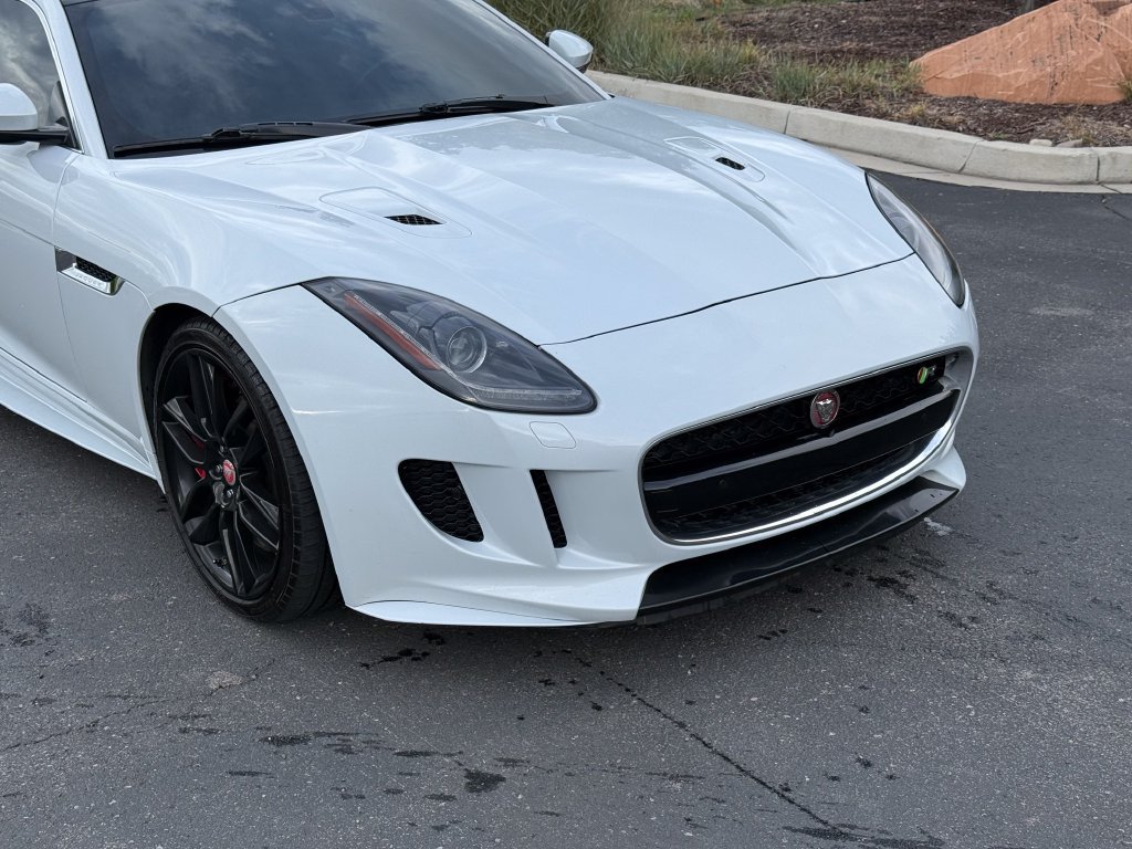 Used 2016 Jaguar F-TYPE R AWD/4WD image 3