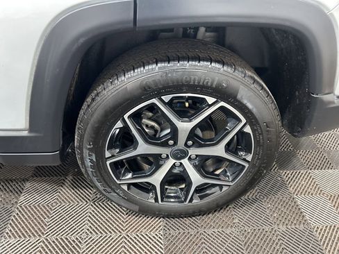 Used 2025 Jeep Compass Limited image 30