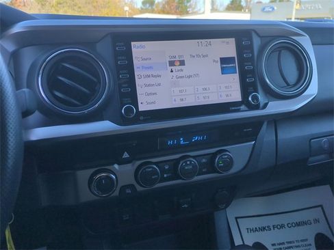 Used 2022 Toyota Tacoma TRD Off-Road image 24