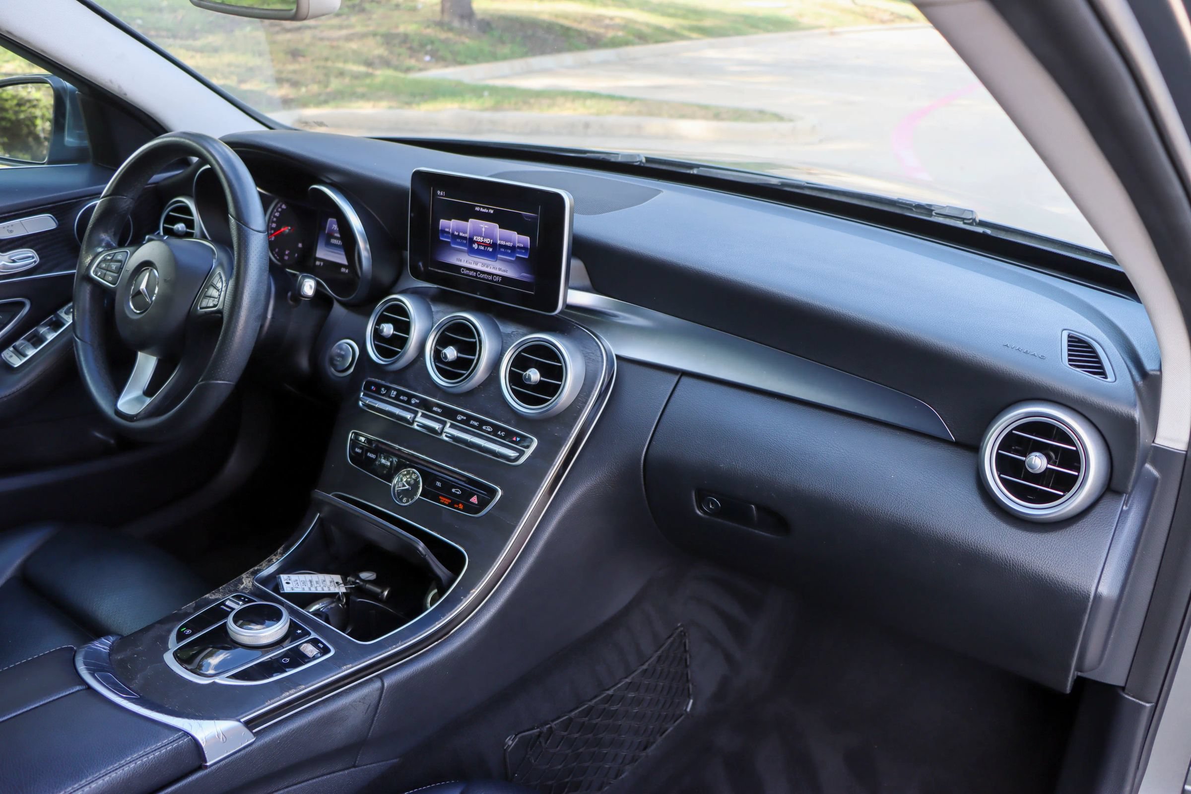 Used 2017 Mercedes-Benz C 300 4MATIC Sedan image 23