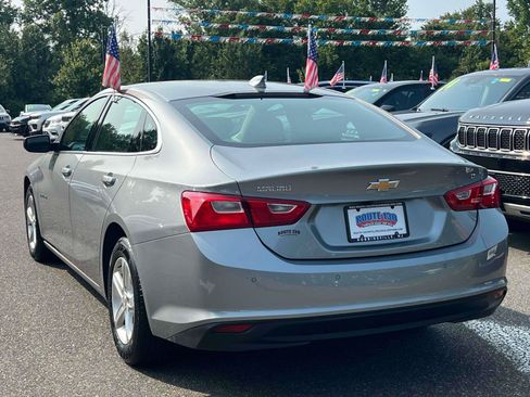 Used 2024 Chevrolet Malibu LT FWD image 3