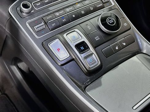 Used 2022 Hyundai Santa Fe SEL w/ Convenience + Premium Package FWD image 17
