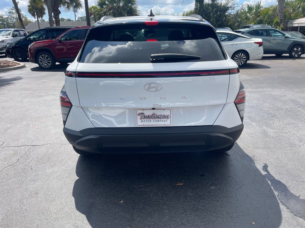 Used 2026 Hyundai Kona SEL Sport FWD image 4
