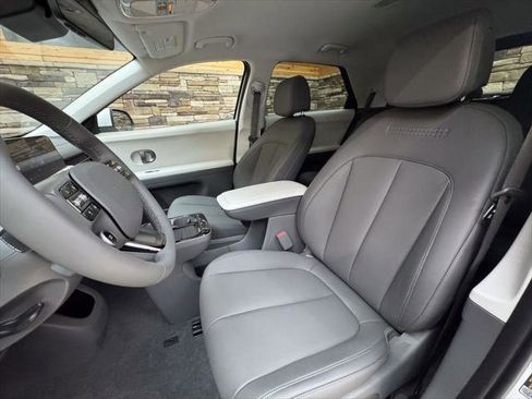New 2026 Hyundai Ioniq 5 SEL image 17