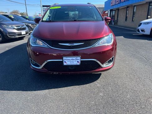 Used 2020 Chrysler Pacifica Touring-L w/ Advanced Safetytec Group image 3