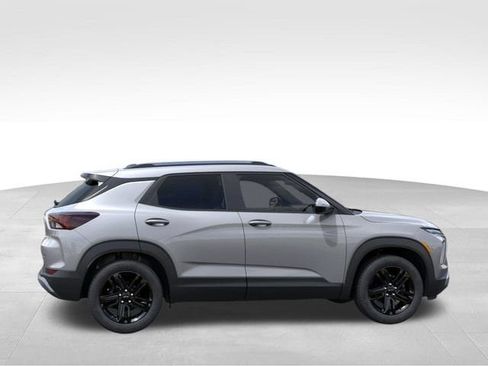 New 2026 Chevrolet TrailBlazer LT w/ Midnight Edition AWD/4WD image 5