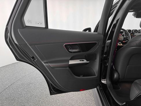 Used 2024 Mercedes-Benz GLC 43 AMG 4MATIC image 24