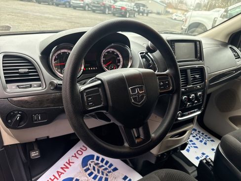 Used 2019 Dodge Grand Caravan SE w/ Power Convenience Group I image 15